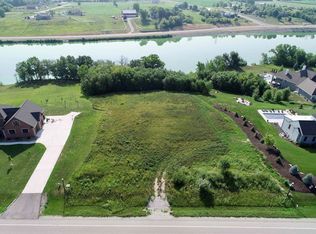 Lost Dauphin Rd, De pere, WI 54115