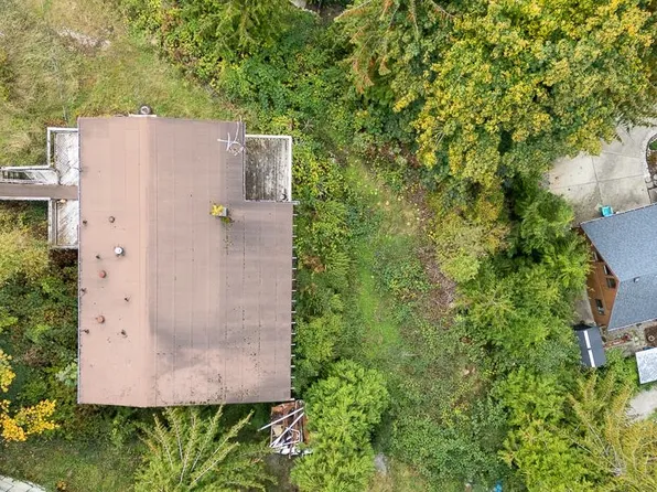 5894 Skookumchuk Rd, Sechelt, BC V7Z 0E1