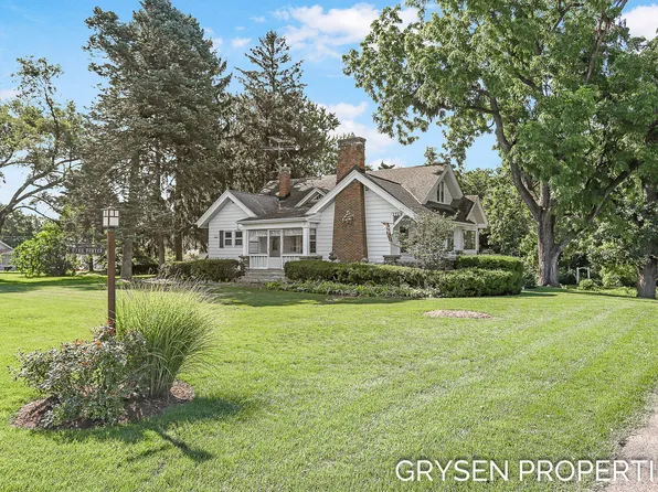 2760 Porter St SW, Wyoming, MI 49519