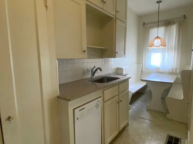 1103 W 22nd St #A — Photo 10