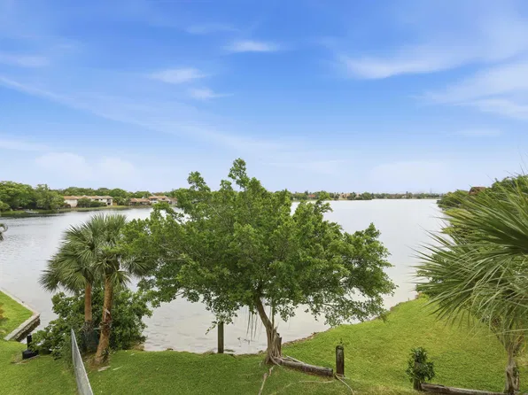 661 NE 195th Street #310, Miami, FL 33179