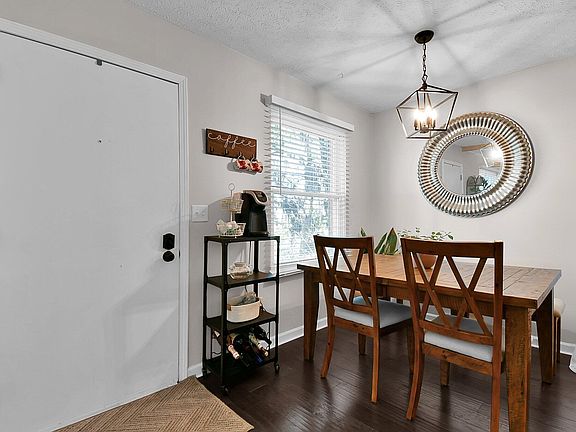 4th image of 633 E Beechwold Blvd