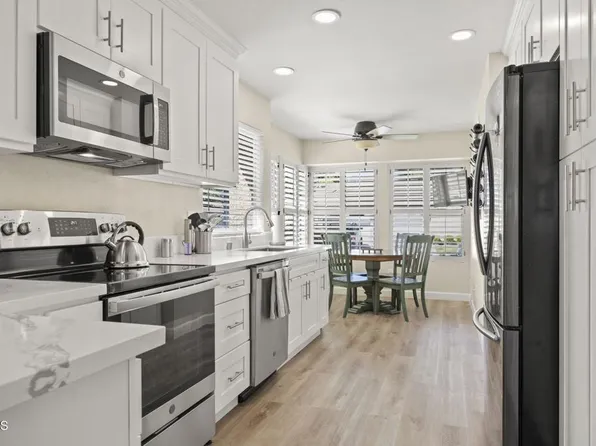 4222 Village 4, Camarillo, CA 93012