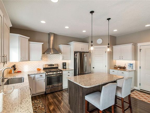 5th image of 4925 Kelsey Dr