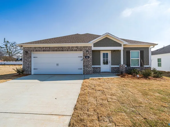 4404 Foxwood Dr, Decatur, AL 35603