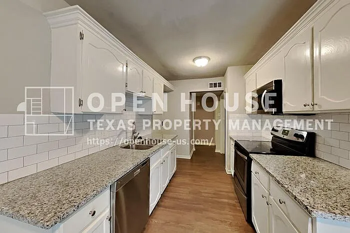 6917 Lincolnshire Ln — Photo 5