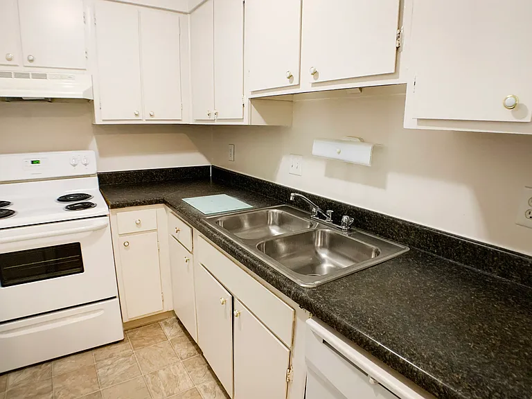 Oakwood Apartments — Photo 49