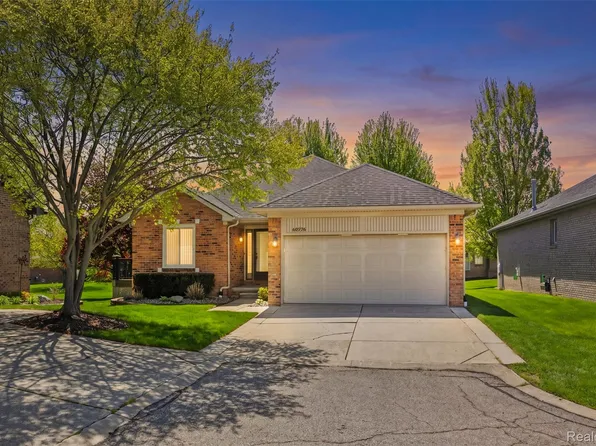 15774 Montego Bay Ct, Clinton Township, MI 48035