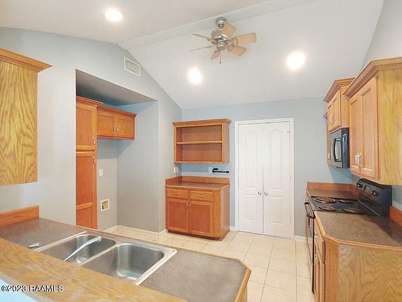 4th image of 200 Triple Crown Cir