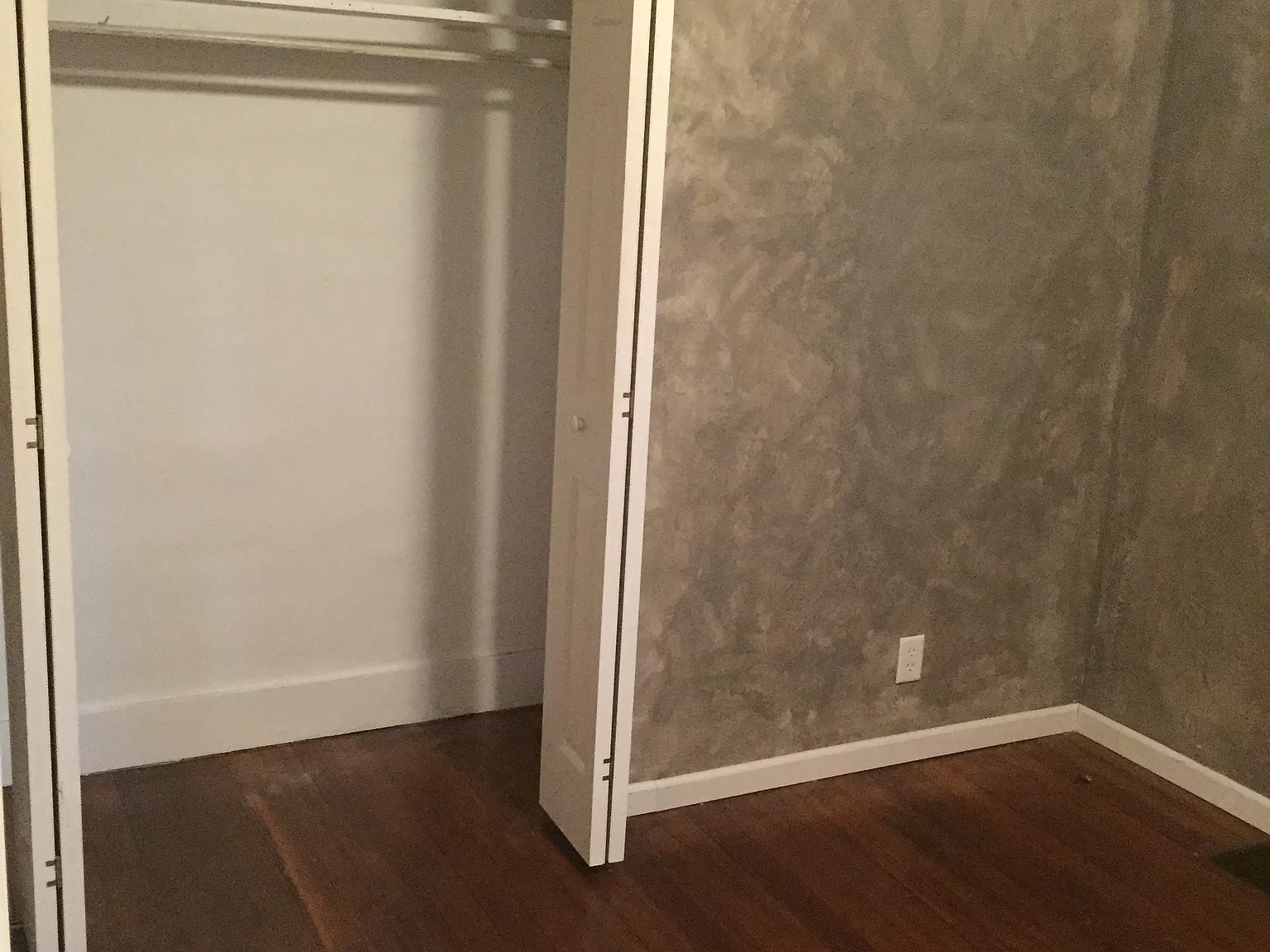 1 bed, 960 sqft, $650 — Photo 4