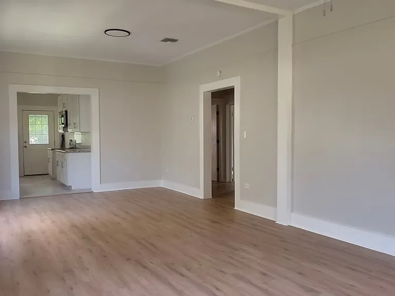 109 General Gardner Ave — Photo 6