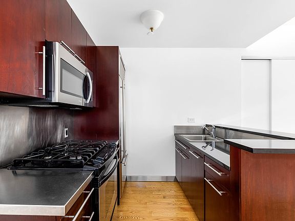 4th image of 150 Nassau St APT 4E