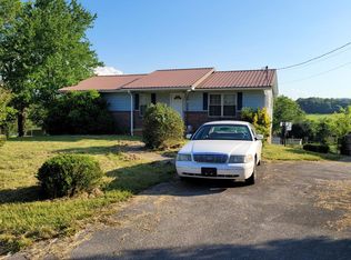 1433 Green Acres Dr, Newport, TN 37821