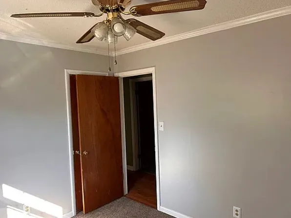 602 Lakewood Dr, Jacksonville, NC 28546