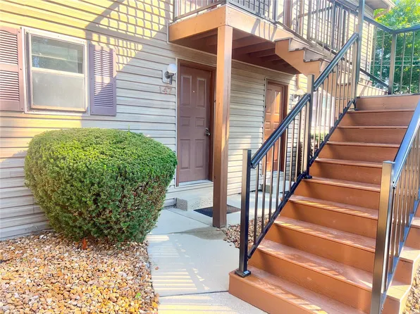 147 Ashley Dr, Fairview Heights, IL 62208