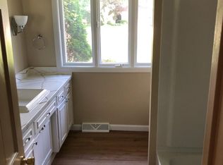 1609 Longfellow Dr, Temperance, MI