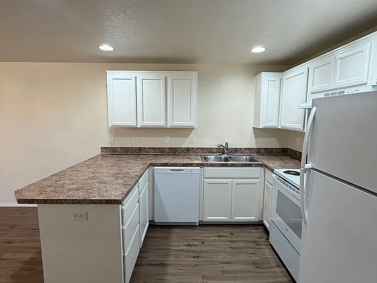 1009 Serendipity St SE — Photo 6