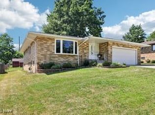 7614 S Tamarack Dr, Parma, OH 44134