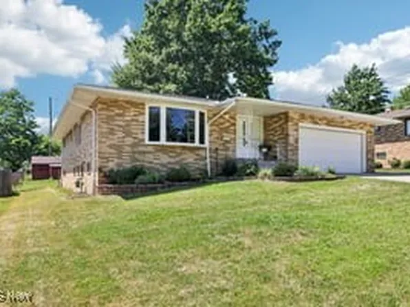 7614 S Tamarack Dr, Parma, OH 44134