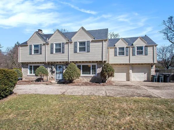 3208 S Twyckenham Dr, South Bend, IN 46614