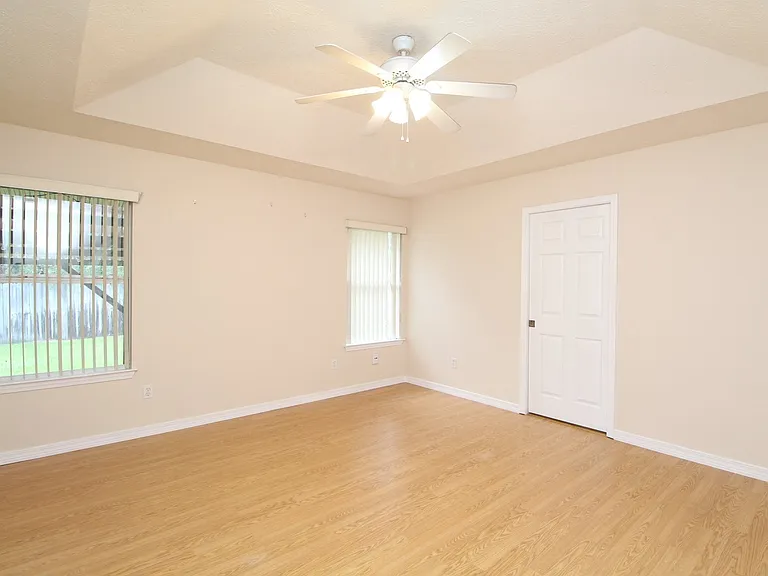 4150 Oak Pointe Dr — Photo 8