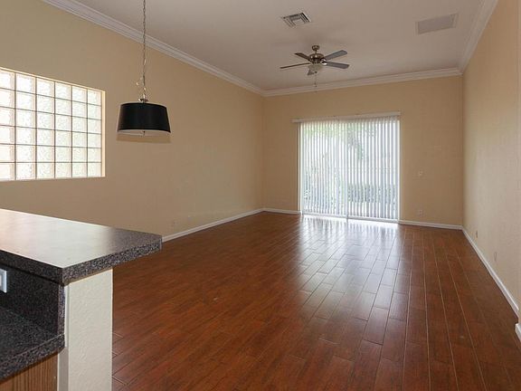 4th image of 24 Country Lake Cir
