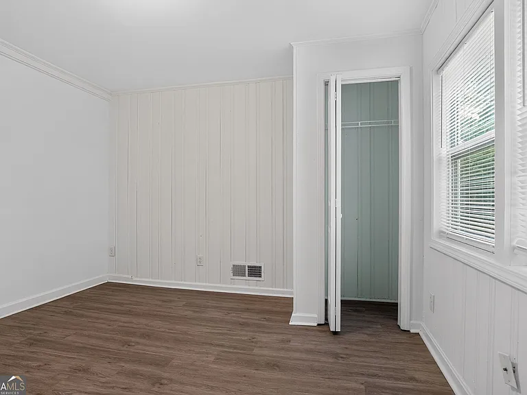 862 Slaton St — Photo 10