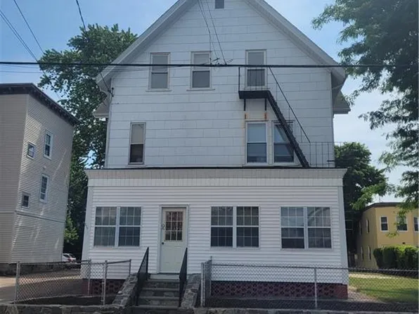 215 Wood Ave, Woonsocket, RI 02895