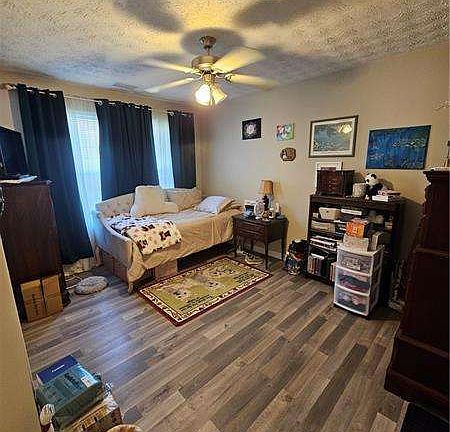 5th image of 223 Alton Cir