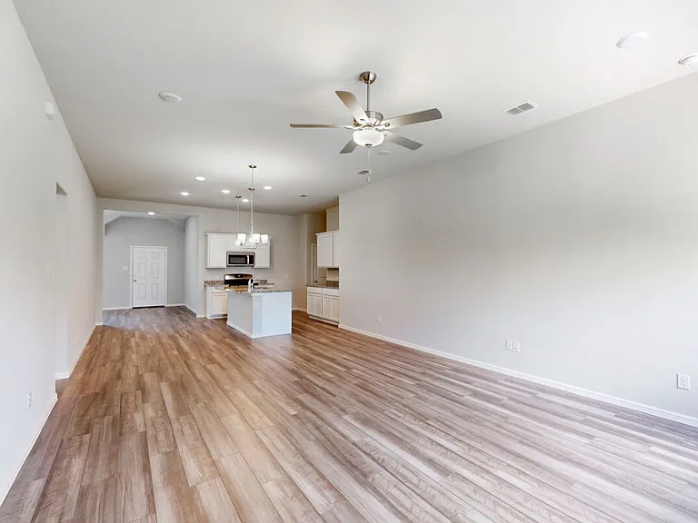 1817 Grassland Dr — Photo 5