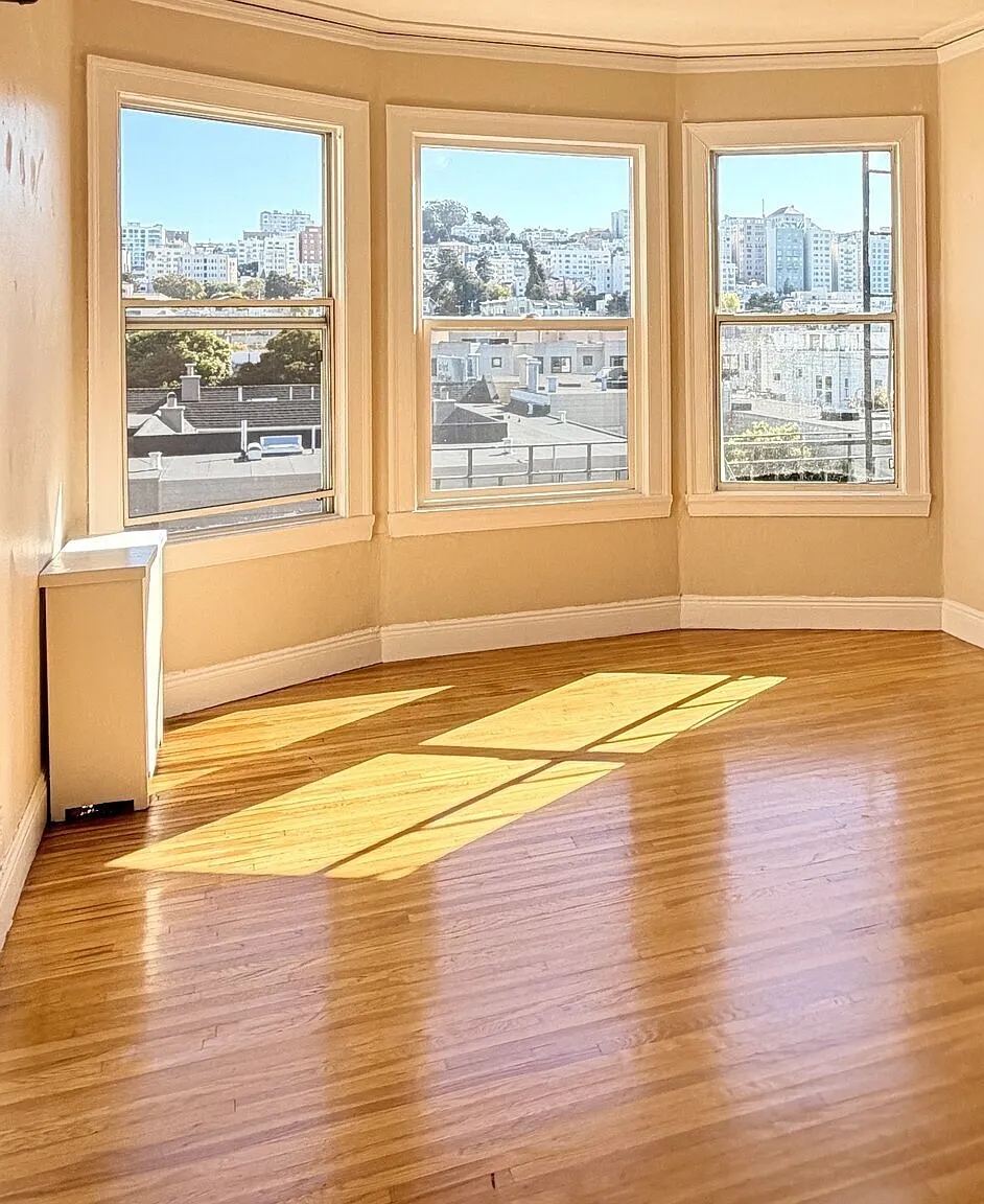 Sunshine Daydream! Top Floor 2 Bedroom with Views — Photo 2