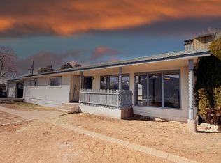 9 Castle Rd, Questa, NM 87556