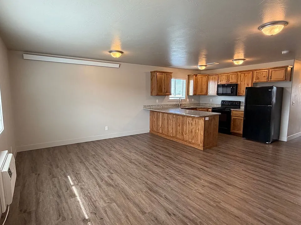 704 Caribou St #3