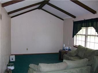 5th image of 300 SW Elmwood Dr