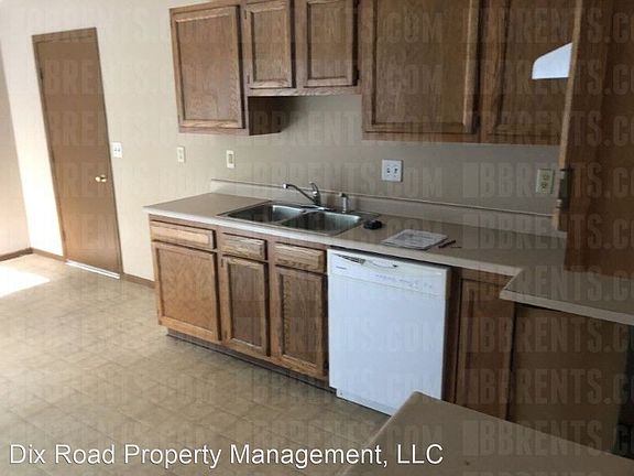 3rd image of 1911 Monarch Dr