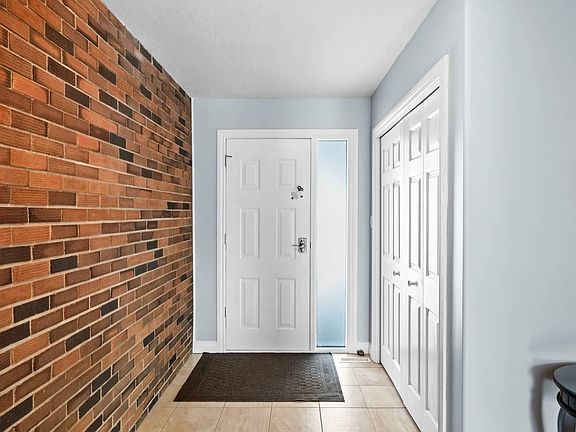 3rd image of 9518 103rd St