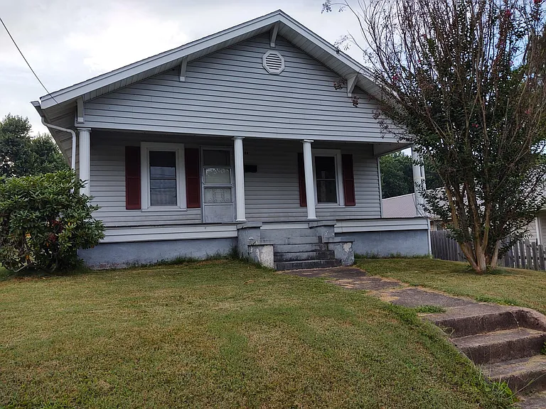 404 W Highland Rd — Photo 1