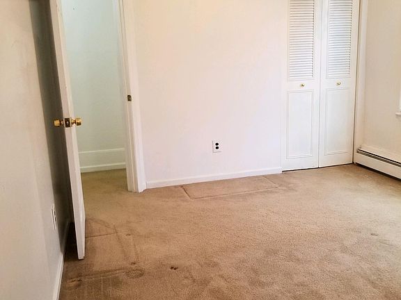 4th image of 305 W Clayton Ave #1