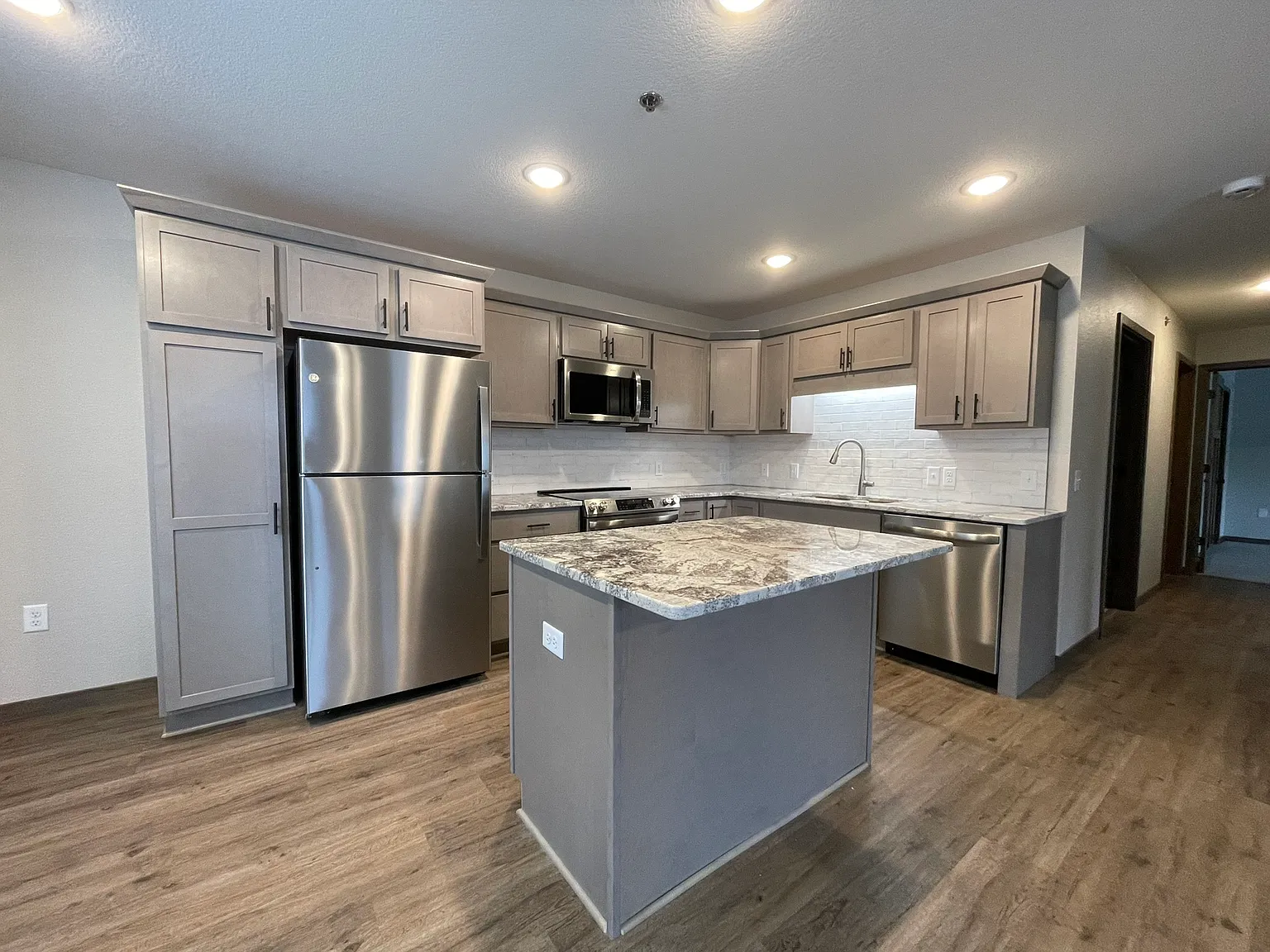 5586 Timber Trail - Unit 3 — Photo 3