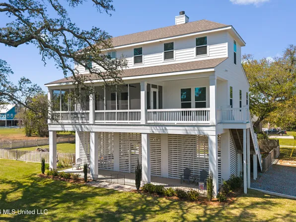 500 Saint Louis St, Pass Christian, MS 39571