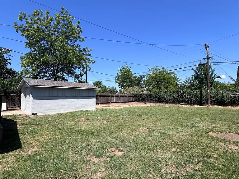 230 W Pinedale Ave — Photo 18