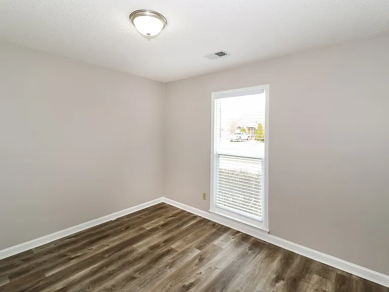 9355 Helmsley Dr — Photo 15