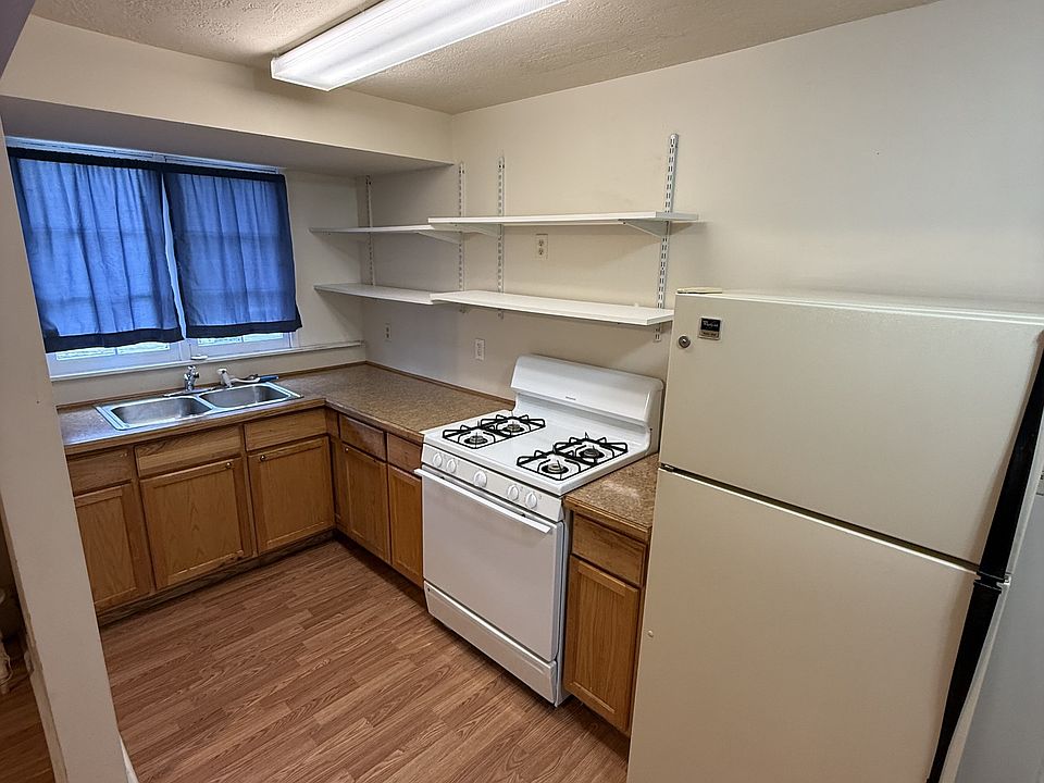 1st image of 52 N West St APT 1