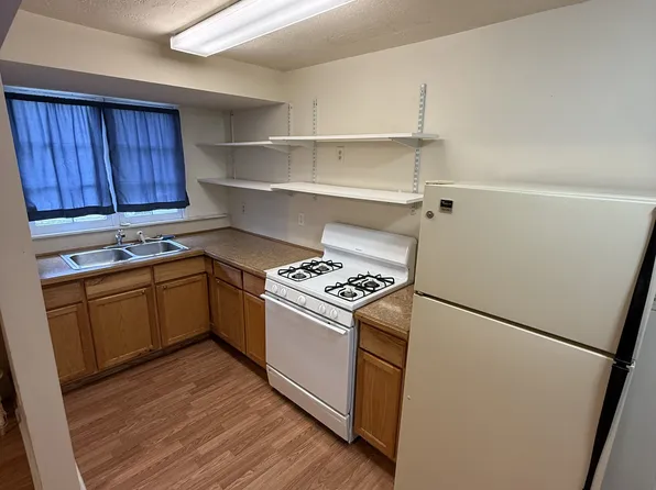 52 N West St, Hillsdale, MI