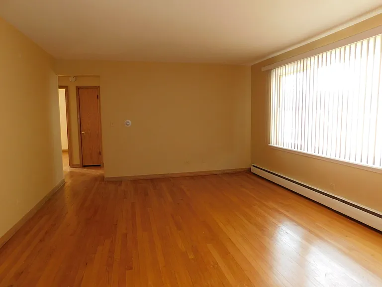 6762 N Sauganash Ave #1N — Photo 2