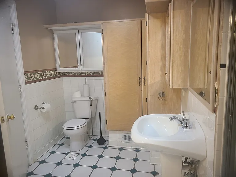 630 Whitney Ave — Photo 27
