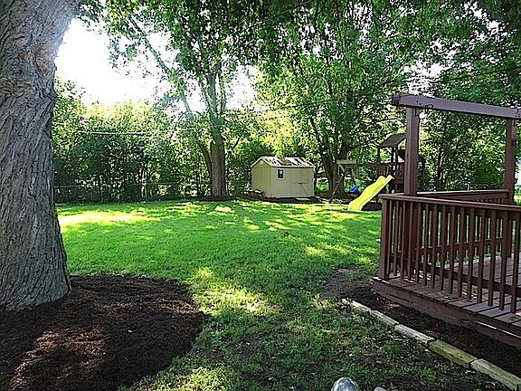 3rd image of 926 Rooney Dr