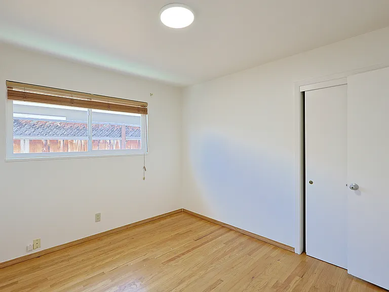 1672 Nightingale Ave — Photo 8