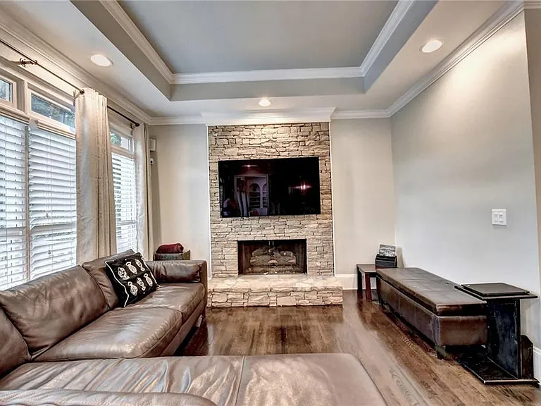 645 Falls Bay Ct — Photo 34