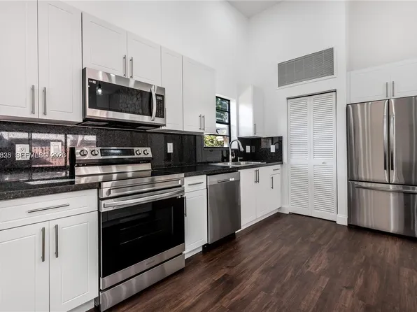 601 Leslie Dr, Hallandale, FL 33009